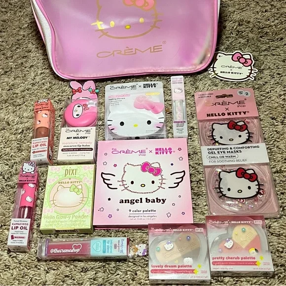 Hello Kitty Makeup Bundle - Picture 4 of 9